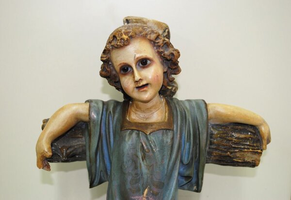 Niño en la cruz - Imagen 3