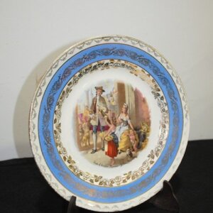 Plato antiguo de porcelana