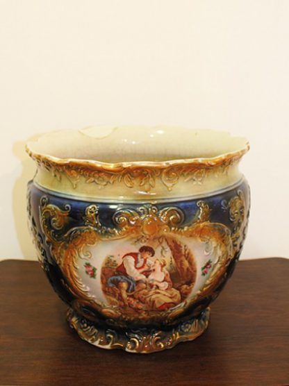 Macetero antiguo de porcelana