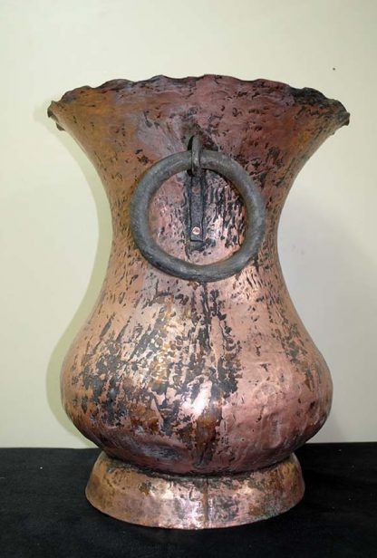Jarrón de cobre con asas de hierro - Imagen 5