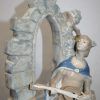 Figura porcelana joven con bandurria - Imagen 4