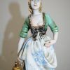 Figura porcelana dama con ánfora - Imagen 2