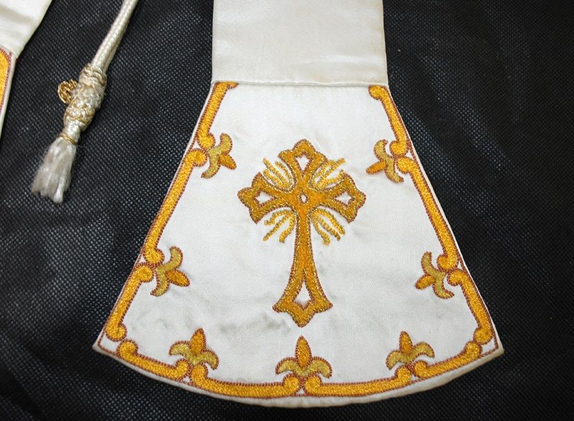Estola bordada de sacerdote - Antiguedades El Apaño