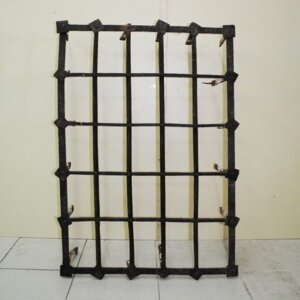 Reja antigua de hierro