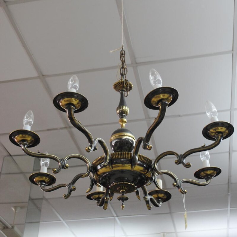 Lámpara envejecida de metal