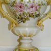 Jarrón de porcelana con flores - Imagen 4