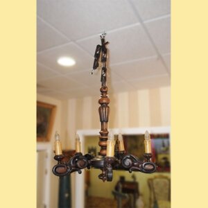 Lámpara de techo tallada
