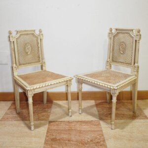 Sillas antiguas de rejilla