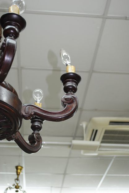 Lámpara de caoba tallada - Imagen 5