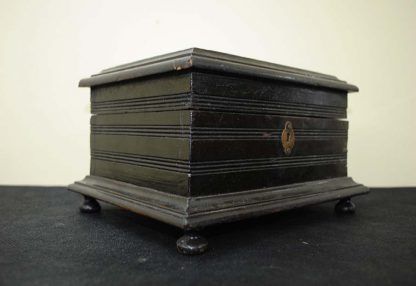 Caja antigua madera negra - Imagen 2