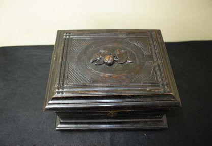 Caja antigua madera negra - Imagen 4