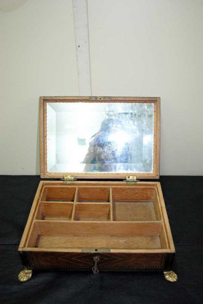 Caja con marquetería y bronces - Imagen 7