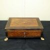 Caja con marquetería y bronces