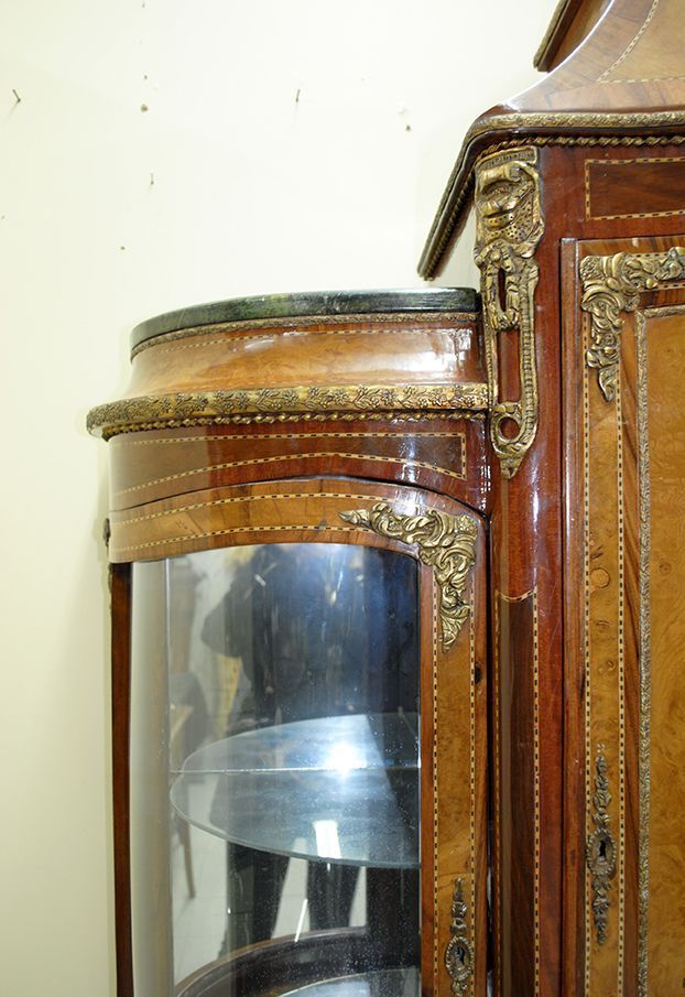 Mueble antiguo con vitrina - Antiguedades El Apaño