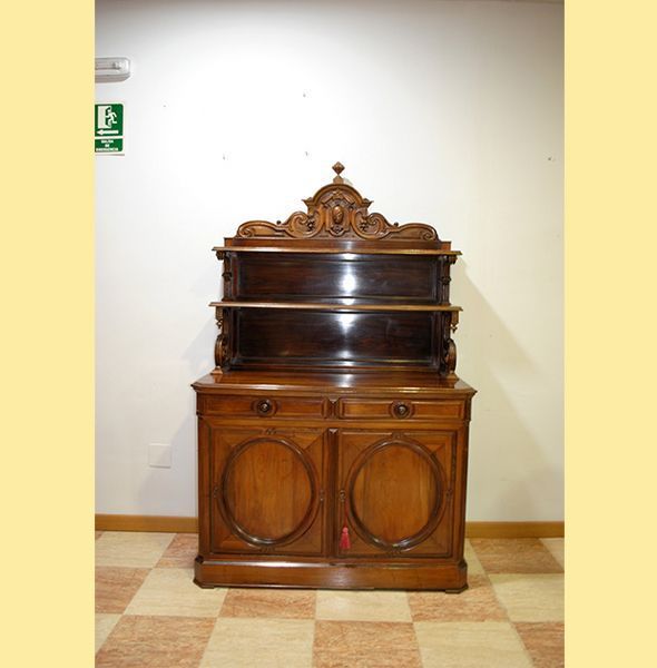 Mueble auxiliar tallado rustico decape