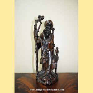 Escultura oriental tallada