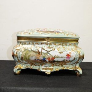 Gran joyero de porcelana