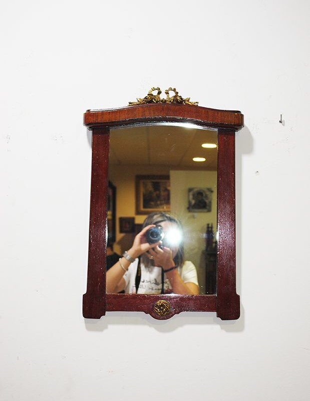 Espejito de caoba y bronce