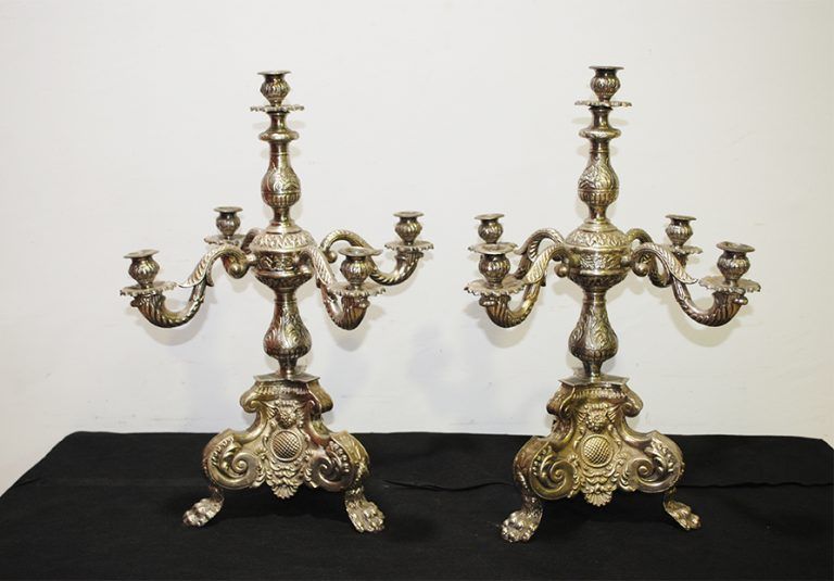 Candelabros plateados de metal - Imagen 2
