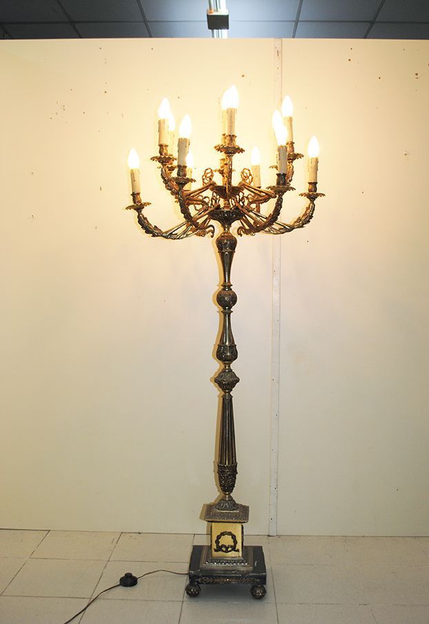 Candelabro de pie 13 luces - Antiguedades El Apaño