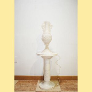 Pedestal y jarrón alabastro