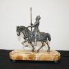 Escultura caballo y guerrero