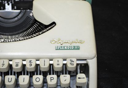 Máquina de escribir vintage - Imagen 4