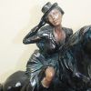 Mujer con caballo marmolina - Imagen 4