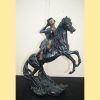 Mujer con caballo marmolina