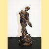 Estatua dama de bronce