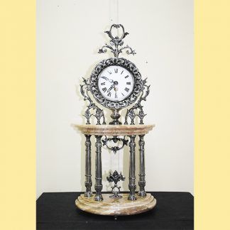 Reloj Isabelino de metal