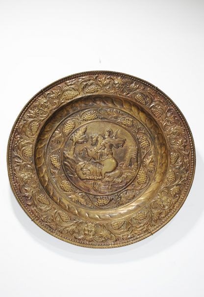 Plato antiguo latón dorado