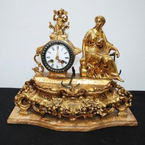 Reloj de bronce y mármol