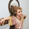 Escultura Niño Jesús en cruz - Imagen 4