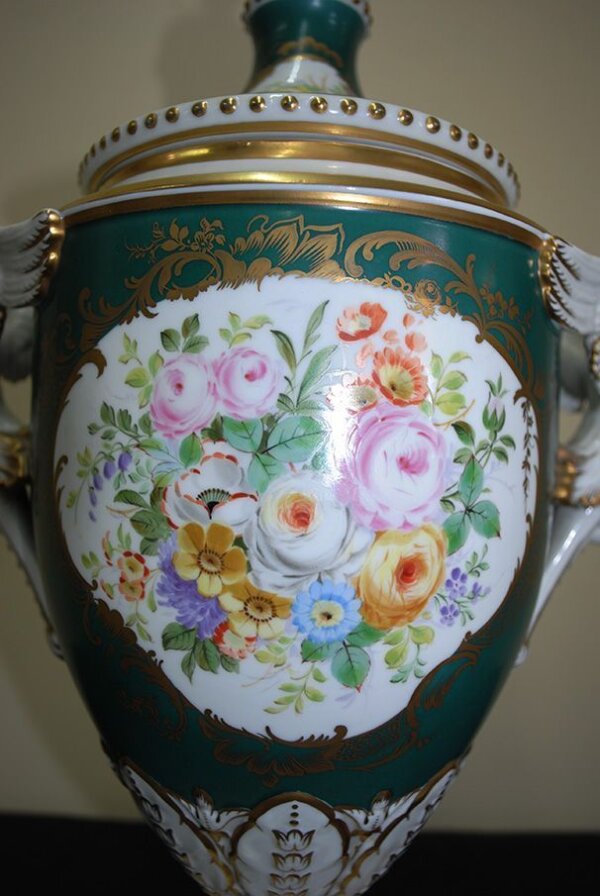 Jarrón con flores de porcelana - Imagen 3