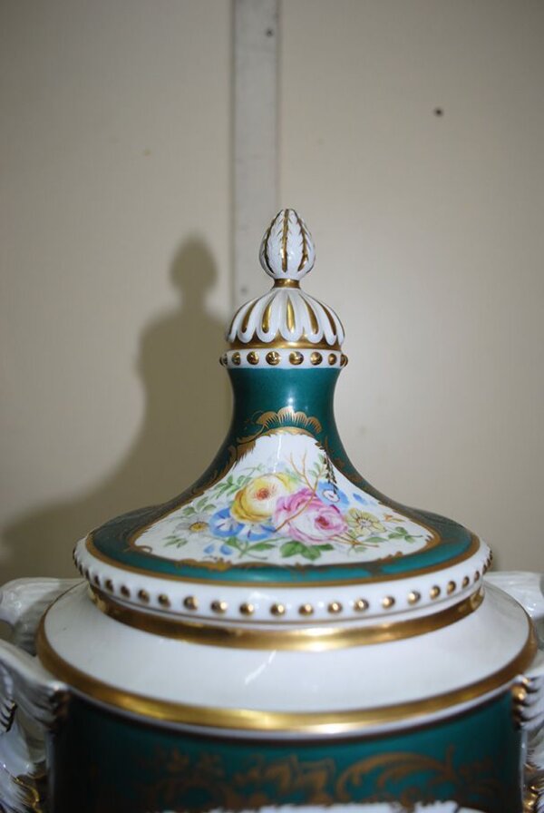 Jarrón con flores de porcelana - Imagen 4