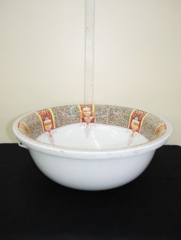 Lavabo antiguo de cerámica