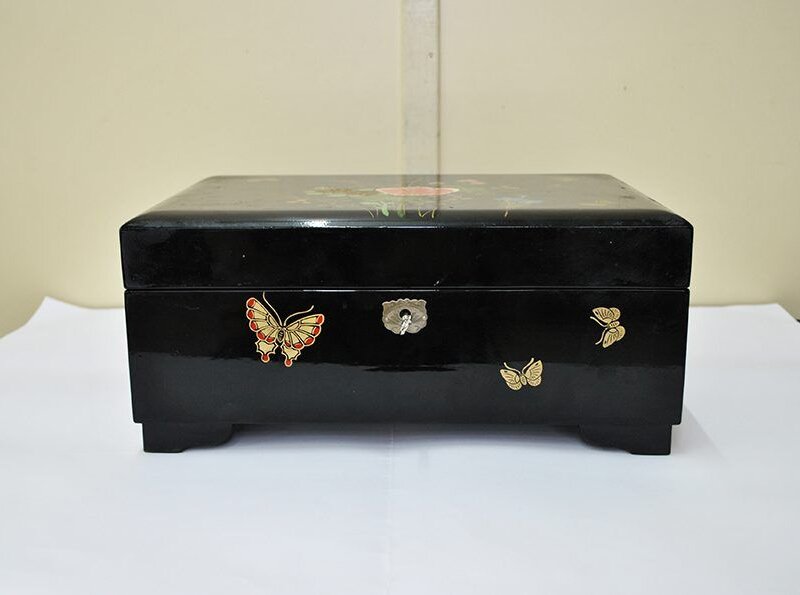 Caja lacada joyero chino