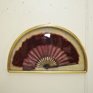 Abanico de plumas con abaniquera