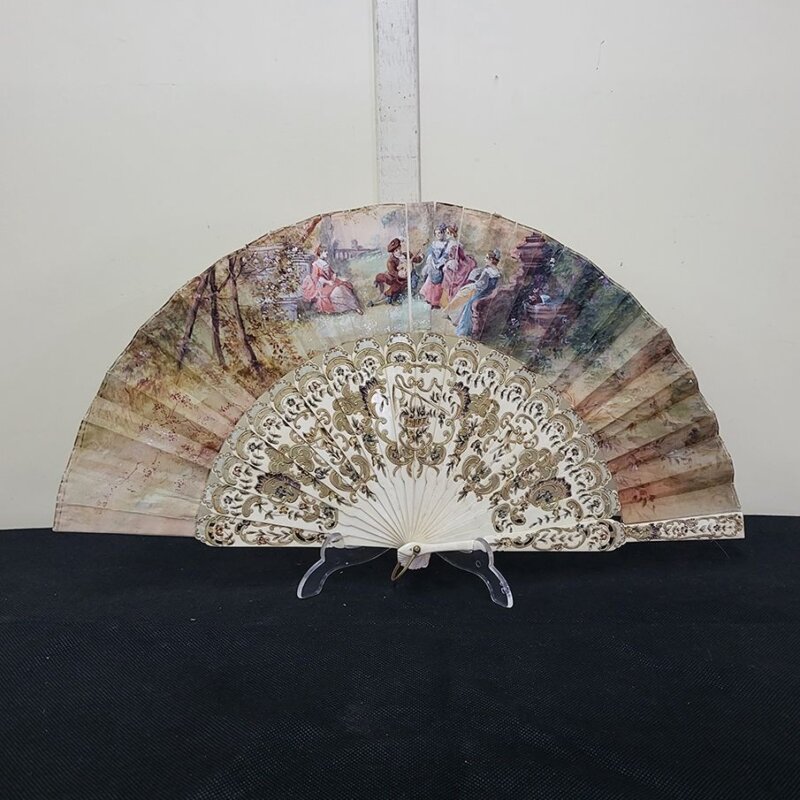 Abanico antiguo de papel