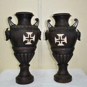 Jarrones antiguos de madera