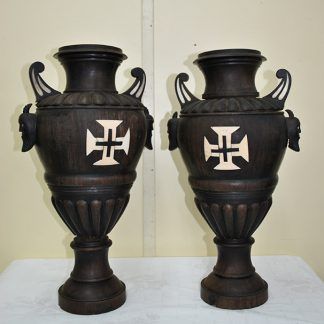 Jarrones antiguos de madera
