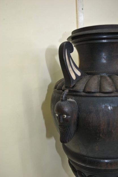 Jarrones antiguos de madera - Imagen 8