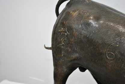 Escultura toro de bronce - Imagen 19