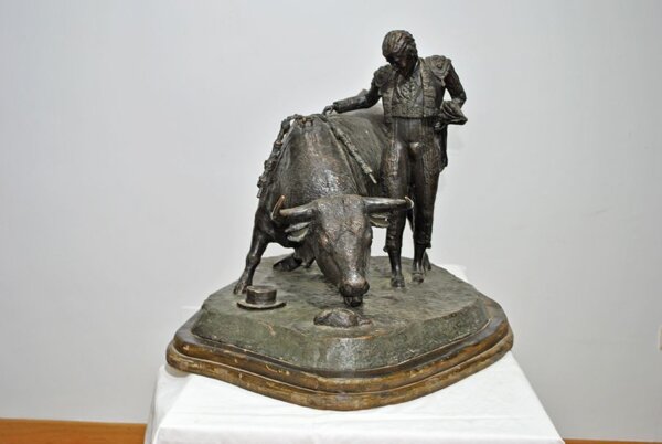 Escultura toro de bronce - Imagen 5