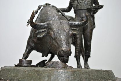 Escultura toro de bronce - Imagen 7