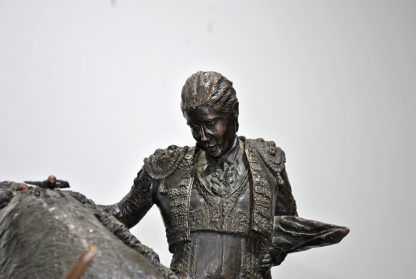 Escultura toro de bronce - Imagen 9