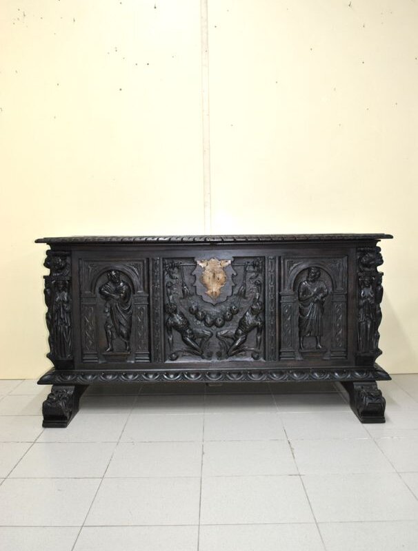 Arcón tallado Renacimiento