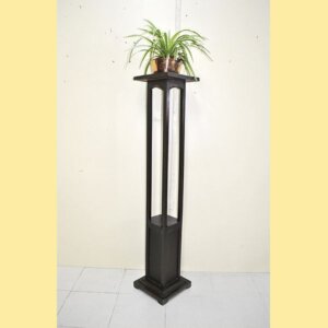 Pedestal estilo modernista