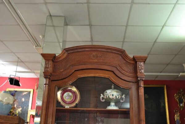 Vitrina antigua de nogal - Imagen 4